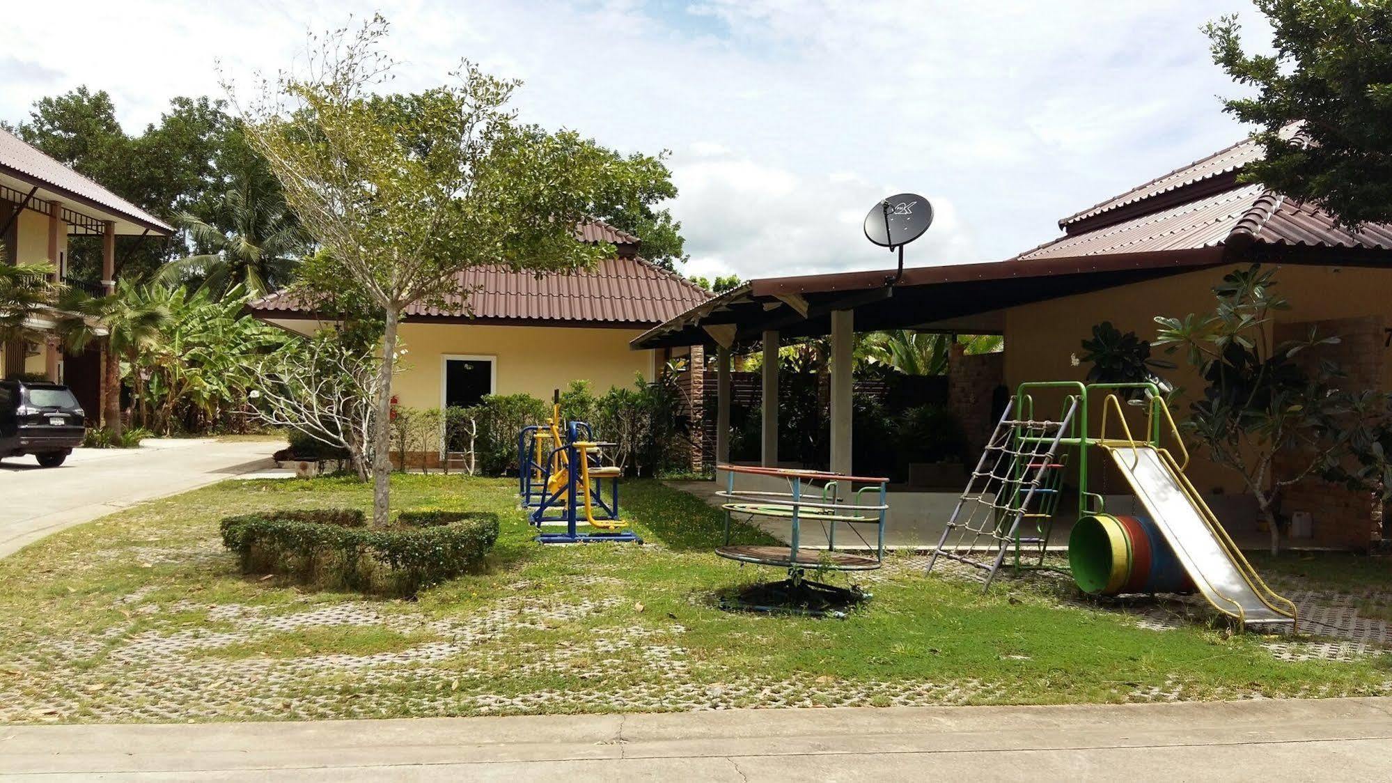 Palm Sweet Resort Chumphon Exterior photo